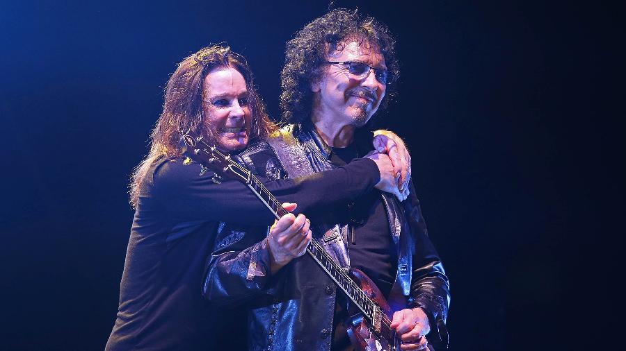 Tony Iommi revela cómo se mantiene en contacto con Ozzy