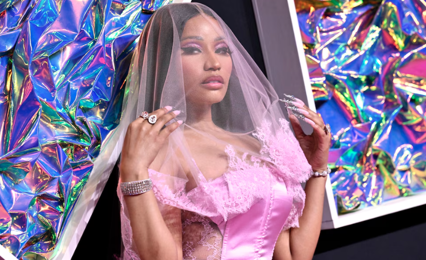 Nicki Minaj Enfrenta Demanda por Supuesta Agresión en Backstage: Detalles del Caso