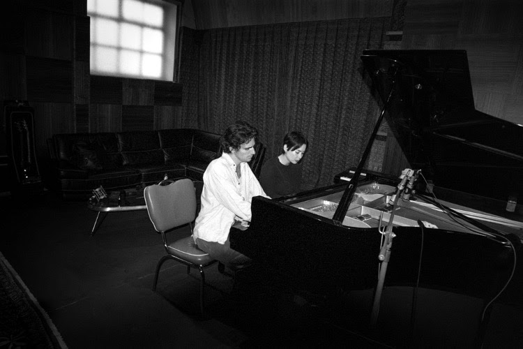 Tamino y Mitski unen fuerzas en «Sanctuary»