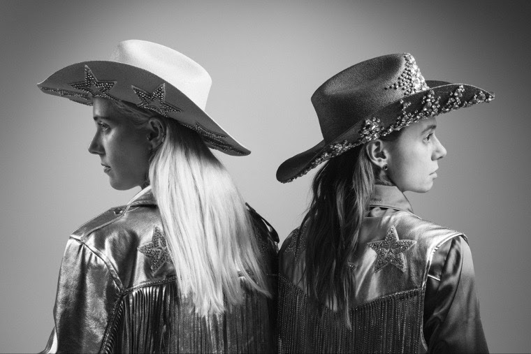 Julien Baker y TORRES presentan el video de su single debut «Sugar in the Tank»