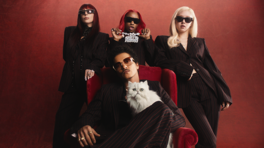 Sexyy Red y Bruno Mars unen fuerzas con el himno de club «Fat Juicy & Wet»