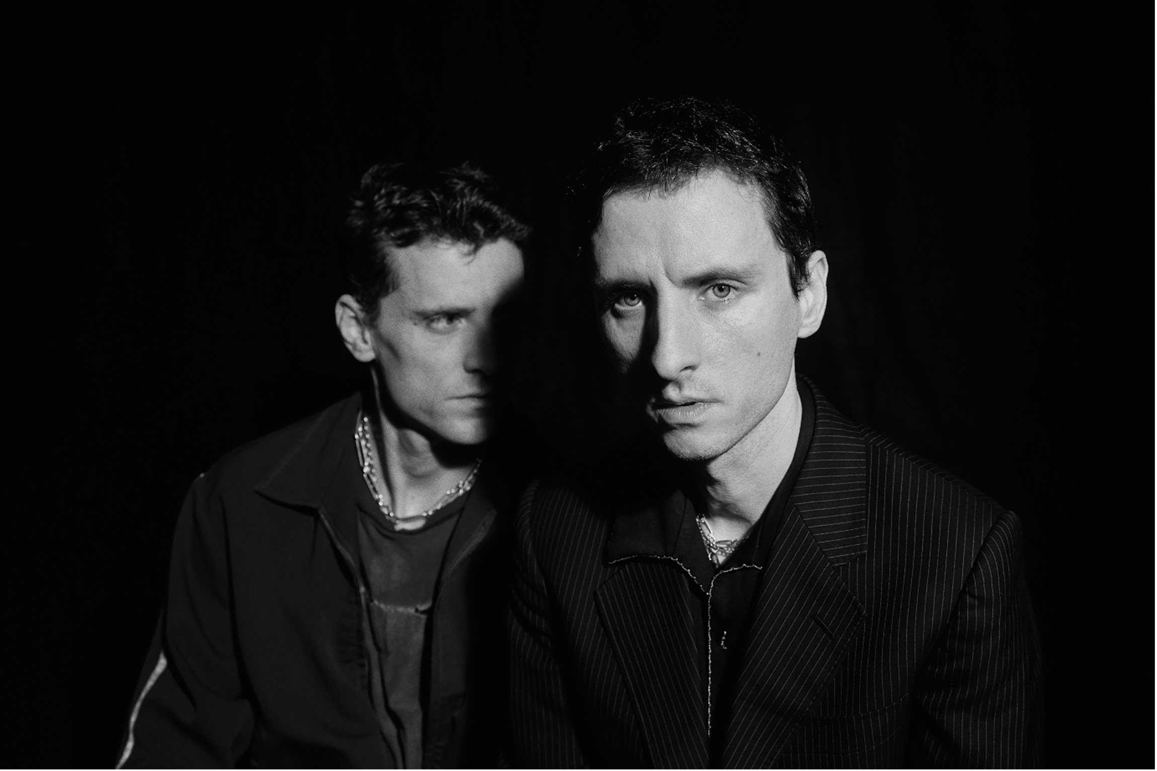 These New Puritans anuncia «Crooked Wing»: Nuevo álbum visionario