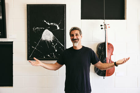 Punk Rock & Paintbrushes: Cuando el arte y el rock se encuentran en galerías y festivales durante 2026