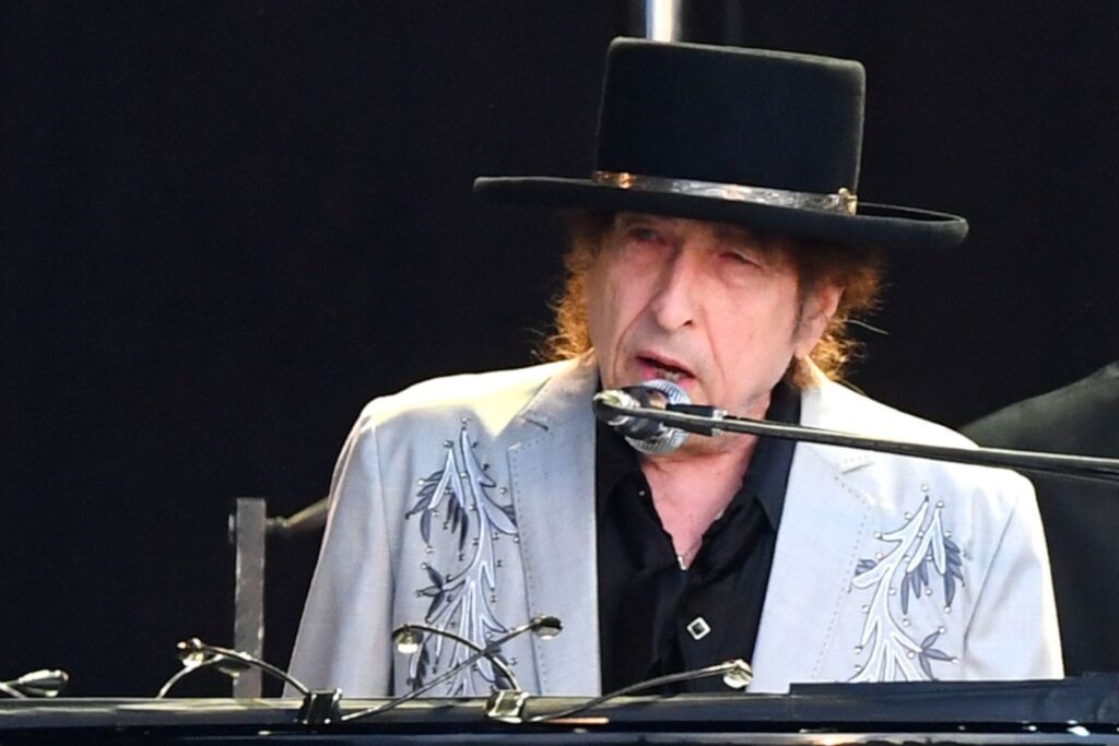 Bob Dylan renueva su banda en plena gira con cambios inesperados