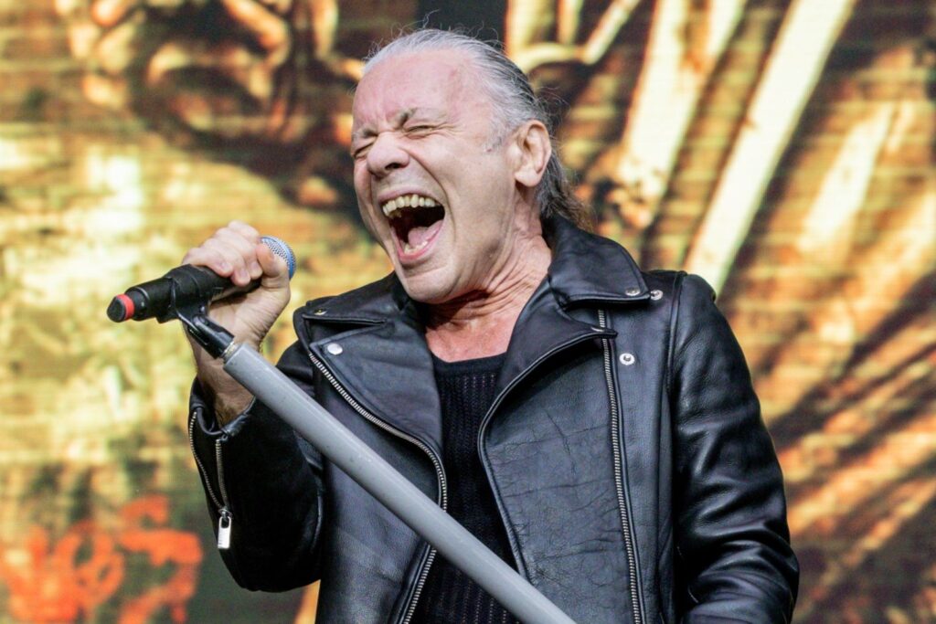 Iron Maiden emite comunicado tras interrupción eléctrica en concierto de París