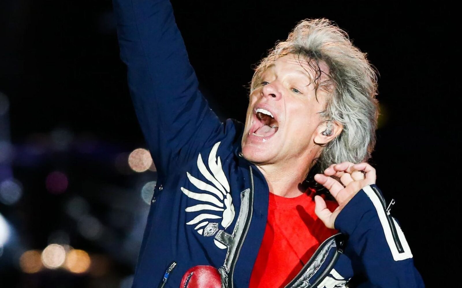 Jon Bon Jovi confirma recuperación vocal y anuncia regreso a escenarios