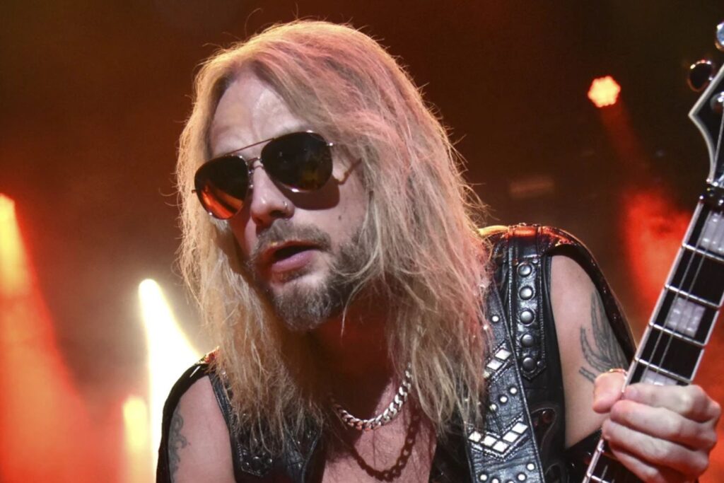 Richie Faulkner revela la influencia clave tras su nueva canción