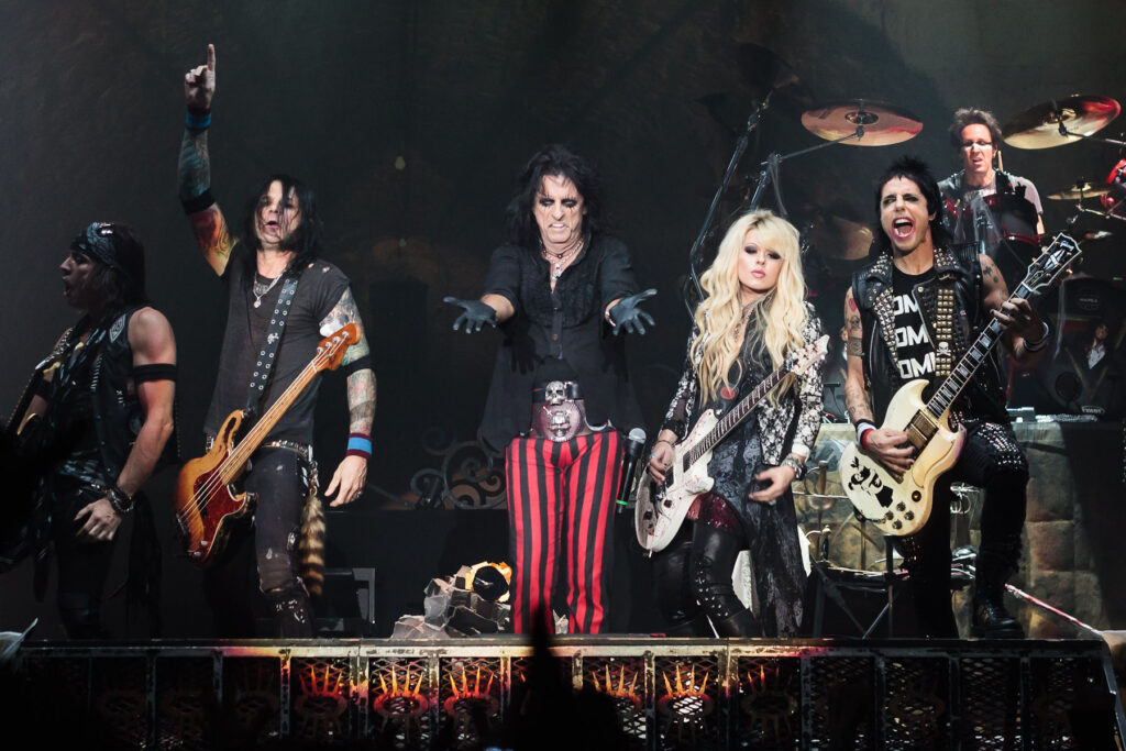 Alice Cooper anuncia gira y Iron Maiden vende parte de su catálogo