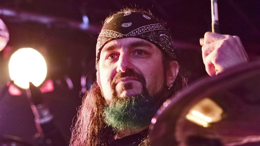 Mike Portnoy interpreta su 12-Step Suite fuera de Dream Theater
