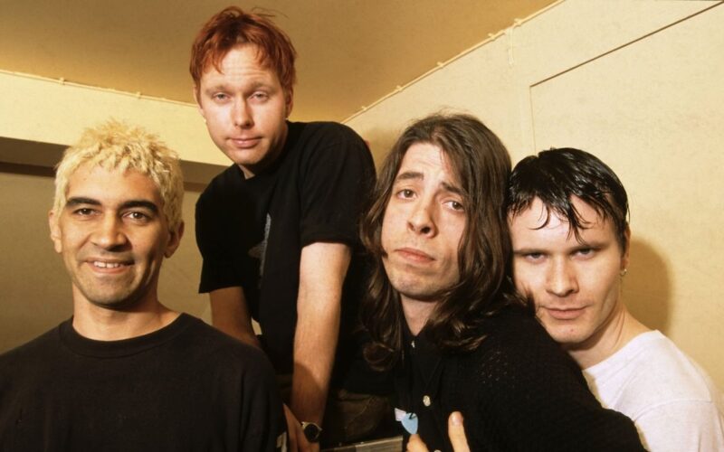 La historia del caótico primer concierto secreto de Foo Fighters