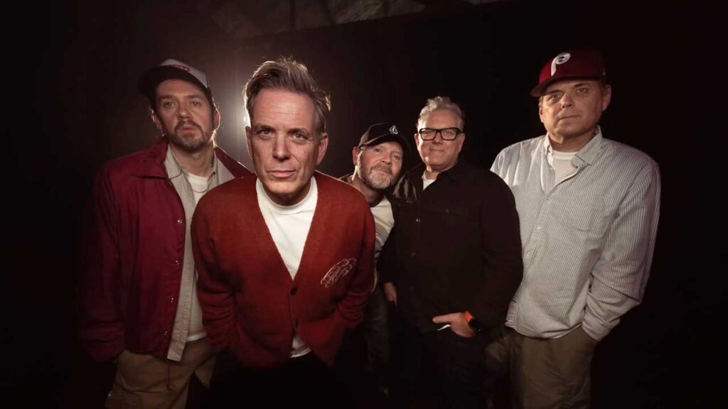 A regresa a la escena con el lanzamiento de su nuevo disco Prang