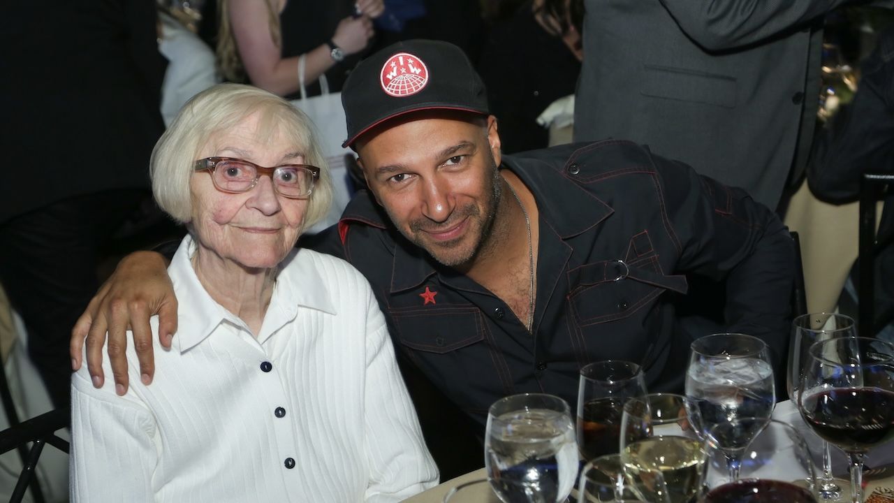 Tom Morello anuncia la creacion del Mary Morello Memorial Project