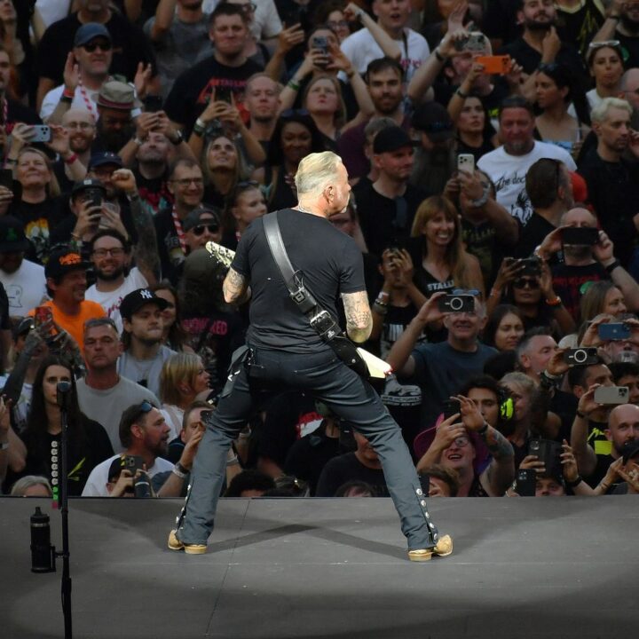 Metallica rinde tributo a Ozzy Osbourne en el cierre de su gira