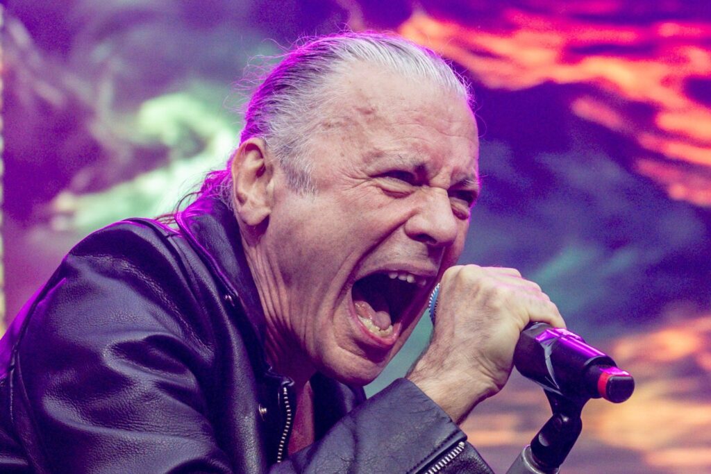 Bruce Dickinson revela la acrobacia imposible de Iron Maiden