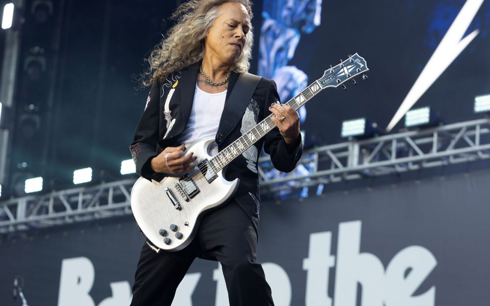 Kirk Hammett quiso devolver una guitarra a Neal Schon
