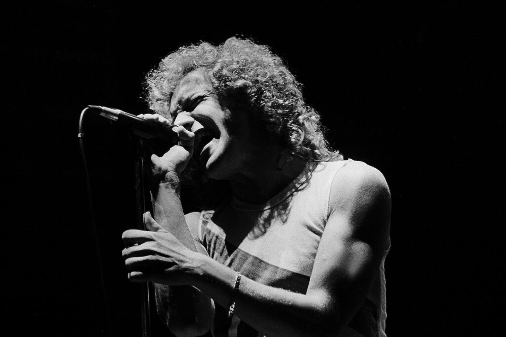 Foreigner desata debate al rescatar el tema Women en su tour