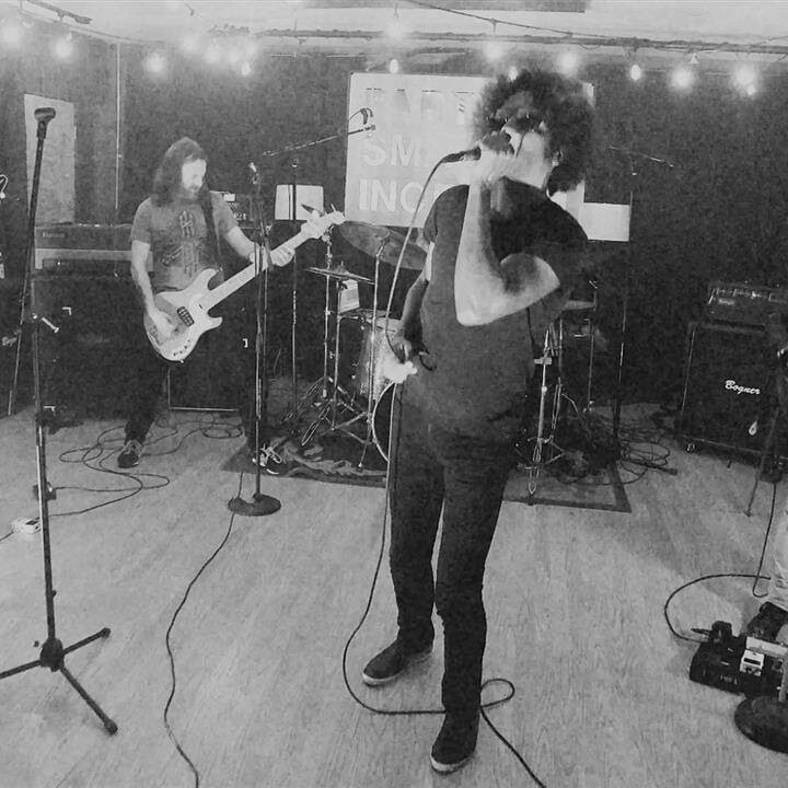 Giraffe Tongue Orchestra: El supergrupo de rock progresivo