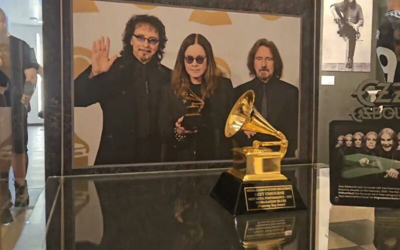 El trono de Ozzy Osbourne llega al Birmingham Museum & Art Gallery