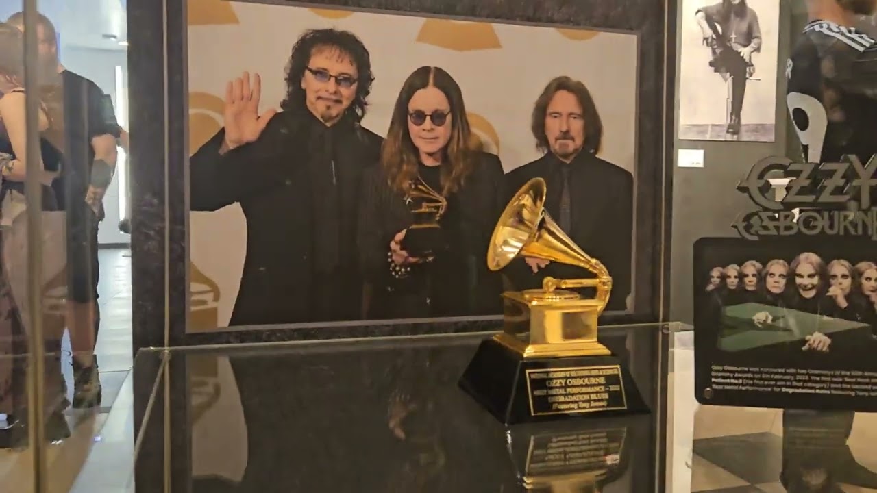 El trono de Ozzy Osbourne llega al Birmingham Museum & Art Gallery