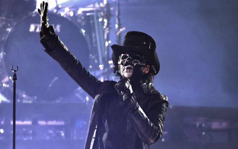 Tobias Forge revela detalles de la intoxicación que canceló a Ghost