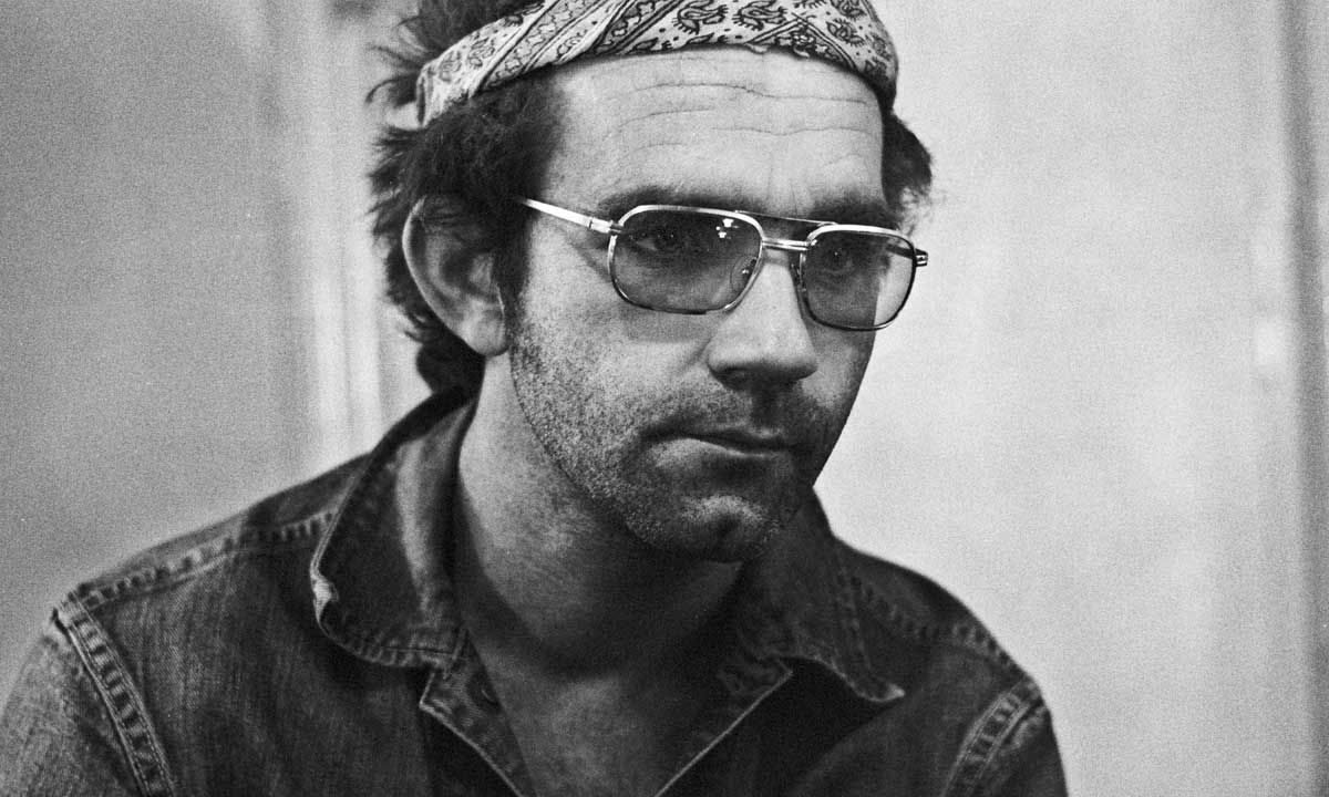 J.J. Cale mantiene su esencia relajada en el clásico disco Okie