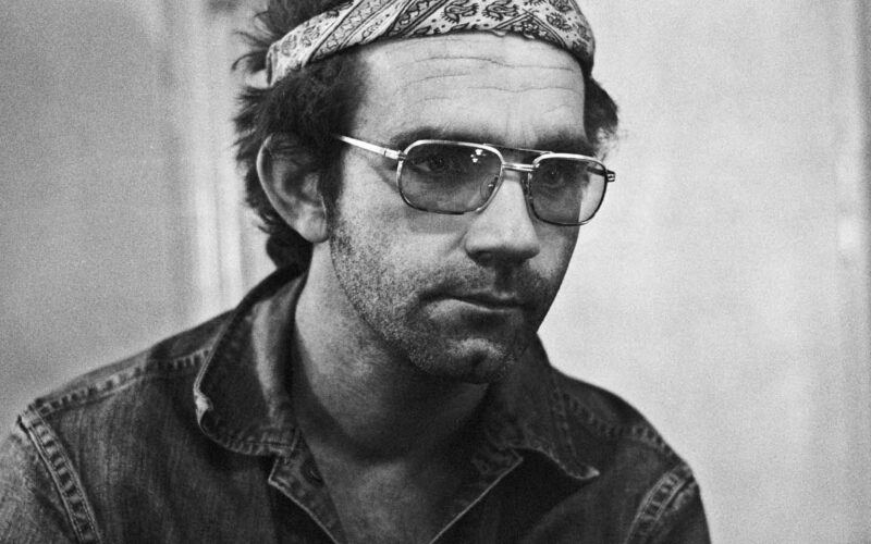 J.J. Cale mantiene su esencia relajada en el clásico disco Okie