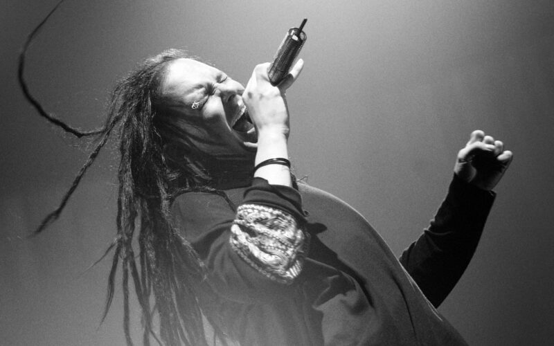 Jonathan Davis de Korn expande su marca de accesorios para mascotas