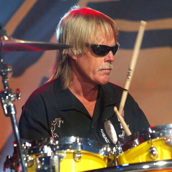 Frank Beard fallece a los 75 anos y conmueve a la escena