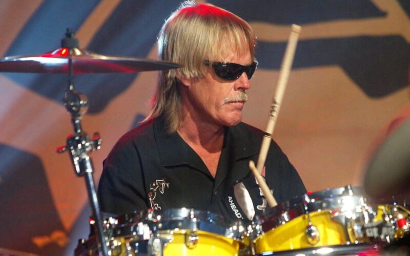 Frank Beard fallece a los 75 anos y conmueve a la escena
