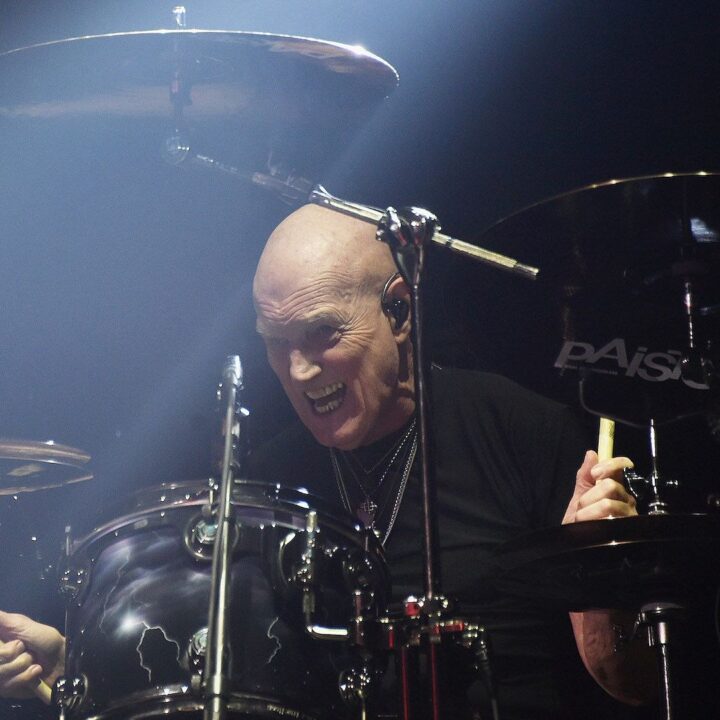 Chris Slade anuncia su retiro definitivo de los escenarios musicales