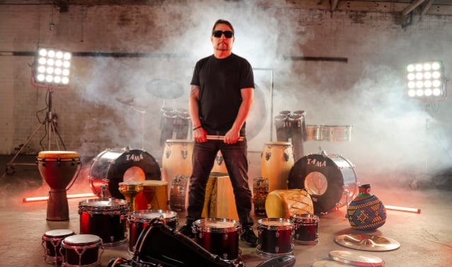 Dave Lombardo une fuerzas con Tyler Bates y Gunship