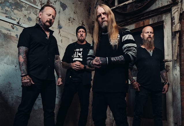 C.J. Pierce de Drowning Pool rechaza rotundamente el uso de la inteligencia artificial