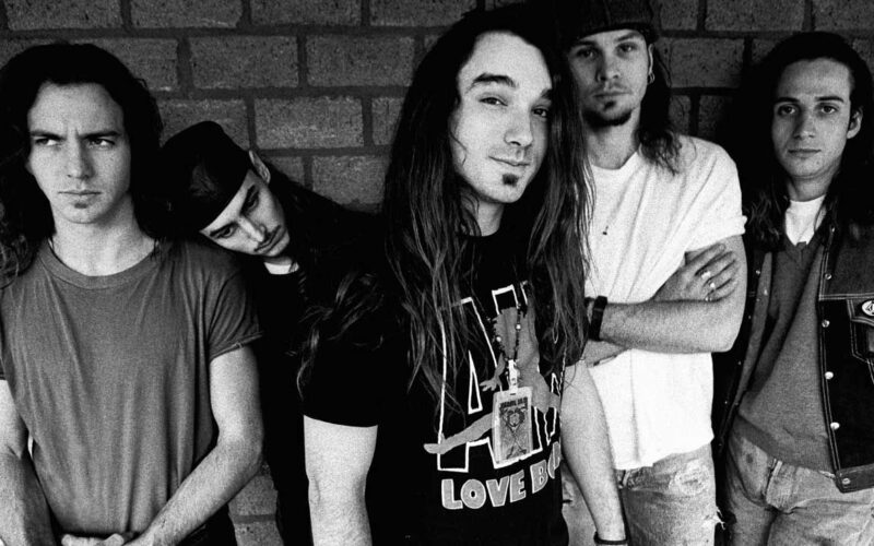Analizamos la discografia esencial de Pearl Jam y ordenamos todas las canciones de su debut