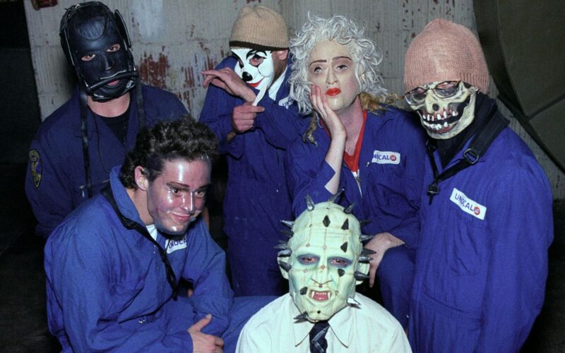 Mr Bungle redefine el metal experimental con su debut homónimo