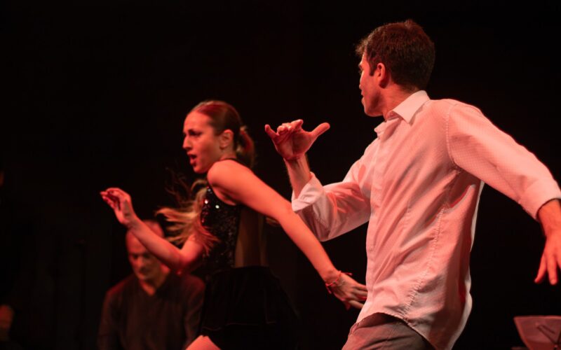 llega impulso, una experiencia que cruza tango y tap en el teatro asterion