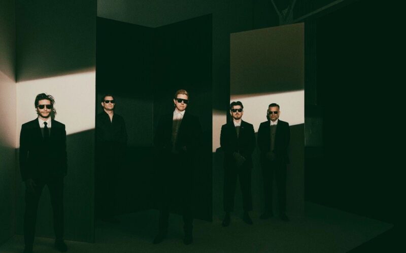 interpol publica this mirror weighs a ton, su primer álbum en cuatro años