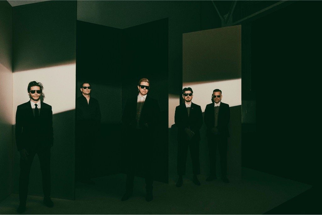 interpol publica this mirror weighs a ton, su primer álbum en cuatro años
