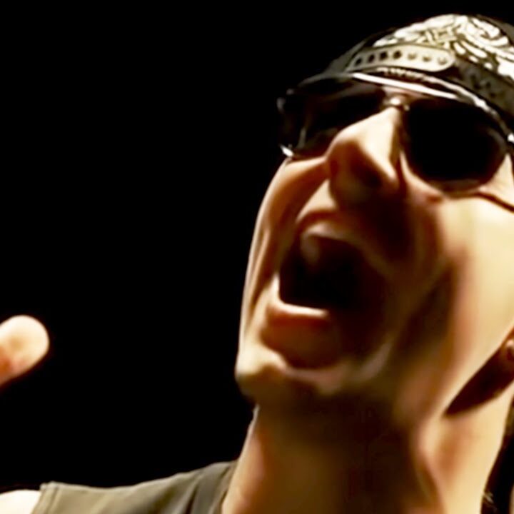 Avenged Sevenfold desata la polémica con su nueva colección deportiva