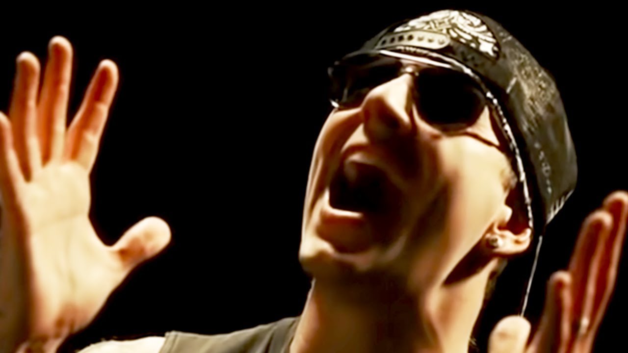 Avenged Sevenfold desata la polémica con su nueva colección deportiva