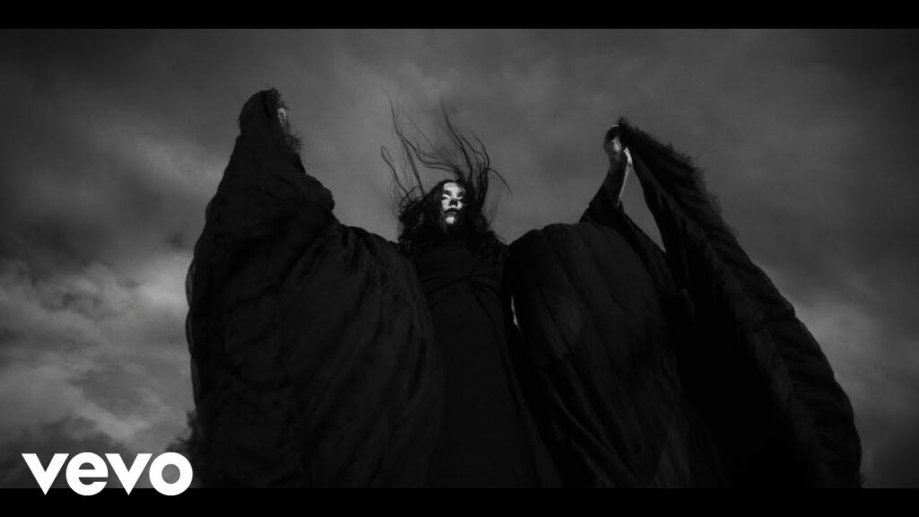 Chelsea Wolfe y Dark Funeral lideran los lanzamientos de la semana