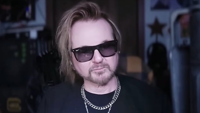 Rikki Rockett recuerda la rivalidad inventada entre Poison y Metallica