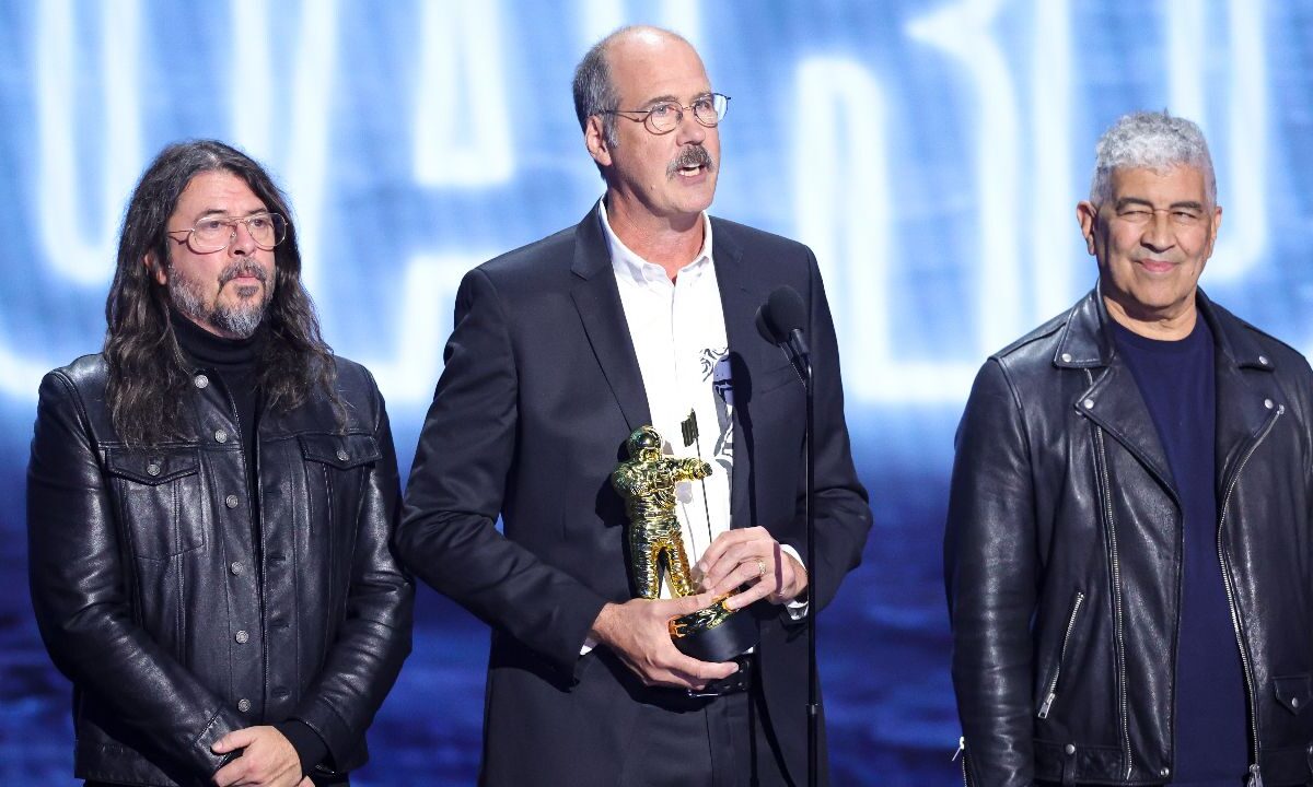 Nirvana recuerda a Kurt Cobain tras recibir un premio en los VMAs