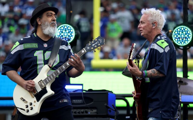 Soundgarden rockea el medio tiempo de la NFL con invitados de lujo