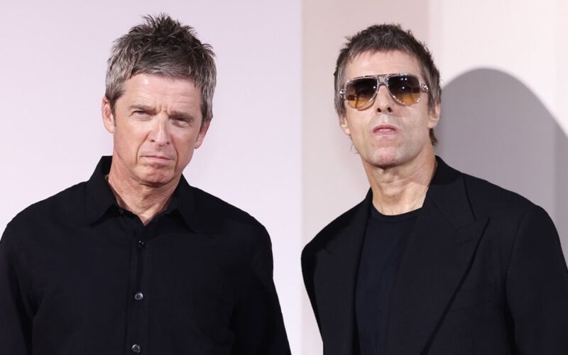 Oasis muestra su descontento ante la subasta de cintas inéditas