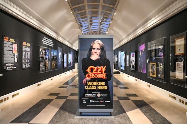 La exposicion de Ozzy Osbourne en Birmingham supera el historico registro de casi 800000 visitantes