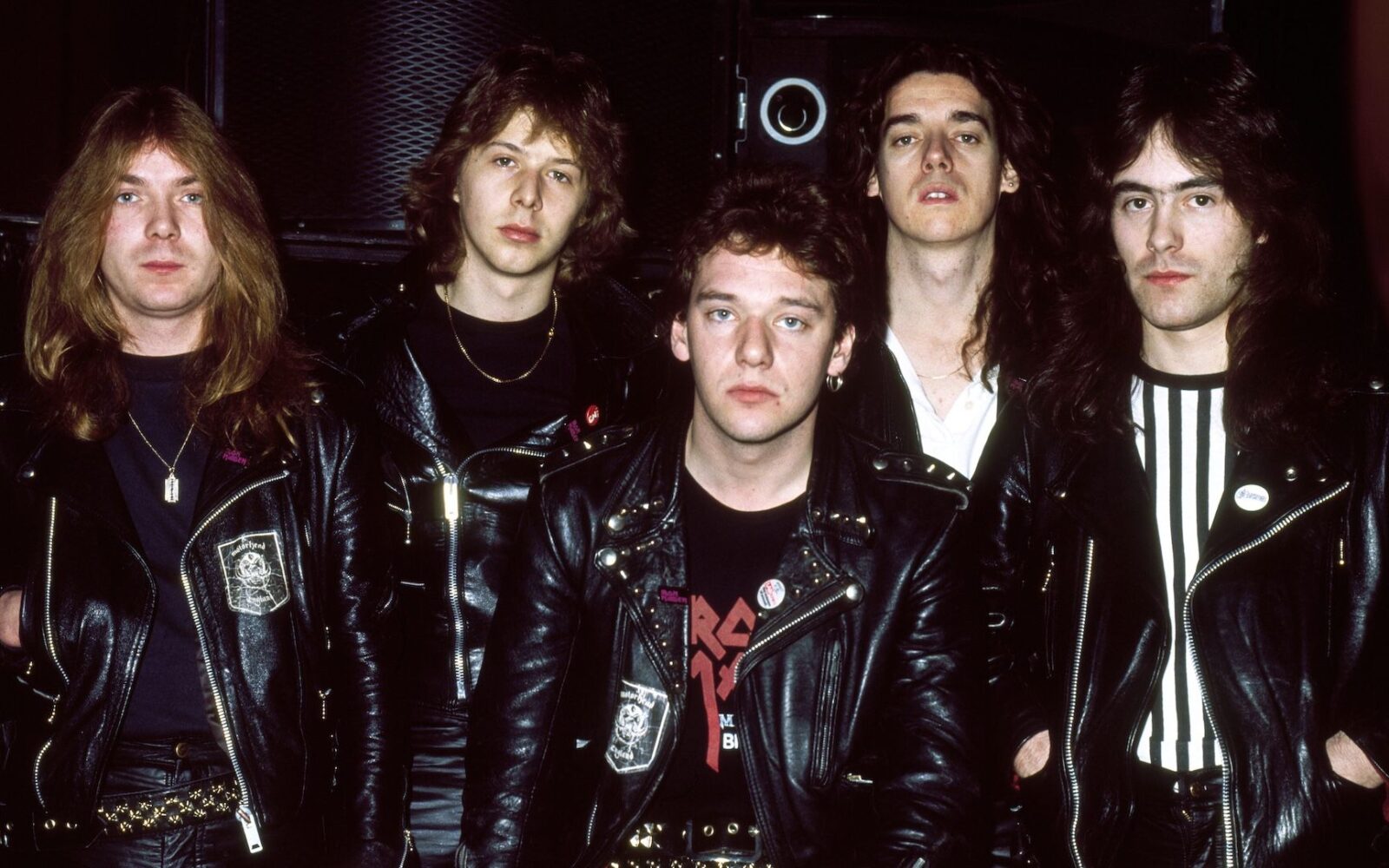 Iron Maiden explora la historia de su legendario himno homonimo