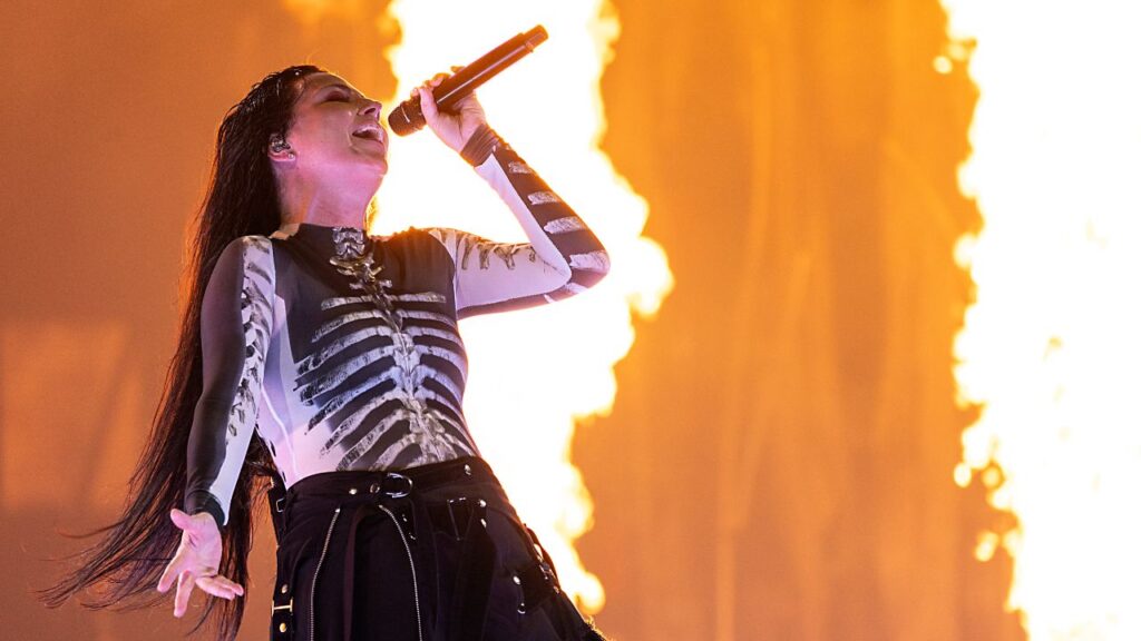 Evanescence y Poppy interpretan End Of You de Spiritbox en directo