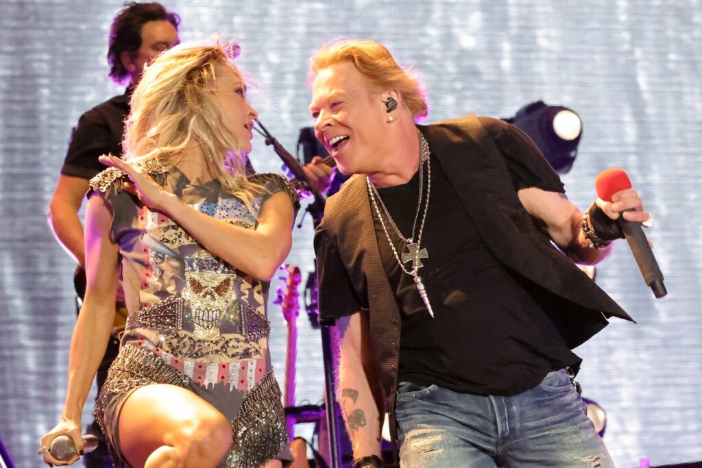 Carrie Underwood y Guns N' Roses preparan un nuevo disco