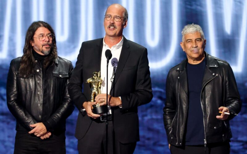 Nirvana recibe el premio Video Vanguard en los MTV VMAs