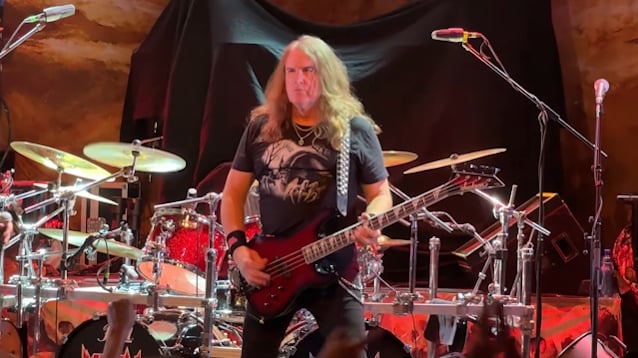 David Ellefson revela como aprendio a girar de forma inteligente
